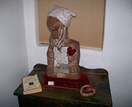 Ceramic sculpture image